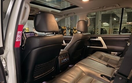 Toyota Land Cruiser 200, 2018 год, 5 990 000 рублей, 12 фотография