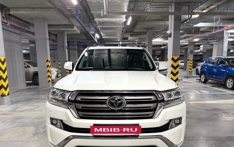 Toyota Land Cruiser 200, 2018 год, 5 990 000 рублей, 2 фотография
