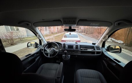 Volkswagen Caravelle T6 рестайлинг, 2019 год, 3 350 000 рублей, 2 фотография