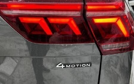 Volkswagen Tiguan II, 2021 год, 4 199 000 рублей, 3 фотография