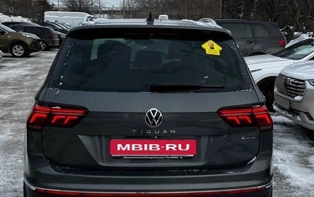 Volkswagen Tiguan II, 2021 год, 4 199 000 рублей, 6 фотография