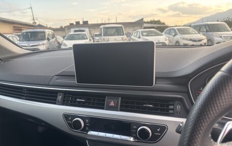 Audi A4, 2018 год, 1 780 000 рублей, 14 фотография