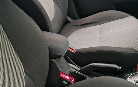 Hyundai Solaris II рестайлинг, 2011 год, 899 000 рублей, 17 фотография