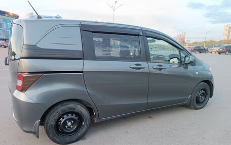 Honda Freed I, 2010 год, 910 000 рублей, 1 фотография