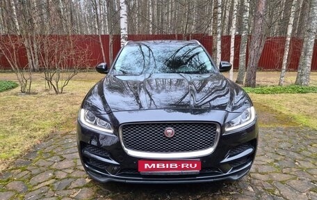 Jaguar F-Pace, 2017 год, 2 630 000 рублей, 1 фотография