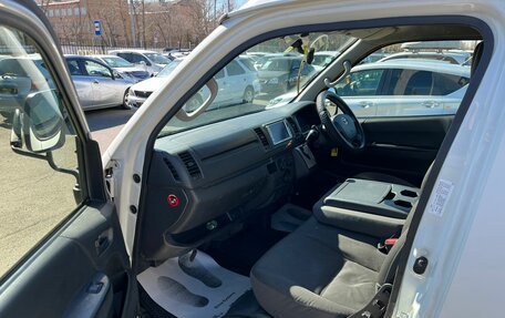 Toyota HiAce H200, 2016 год, 2 729 000 рублей, 10 фотография