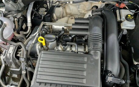 Volkswagen Tiguan II, 2019 год, 2 160 000 рублей, 13 фотография