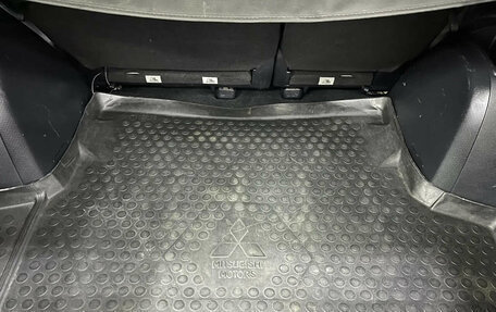 Mitsubishi Outlander III рестайлинг 3, 2011 год, 1 100 000 рублей, 19 фотография