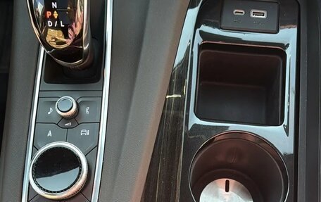 Cadillac Escalade V, 2022 год, 11 000 000 рублей, 9 фотография