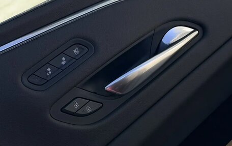 Cadillac Escalade V, 2022 год, 11 000 000 рублей, 7 фотография