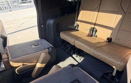 Cadillac Escalade V, 2022 год, 11 000 000 рублей, 17 фотография