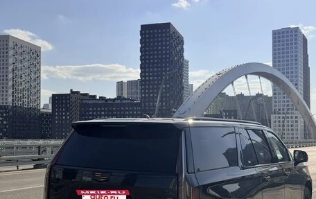 Cadillac Escalade V, 2022 год, 11 000 000 рублей, 14 фотография