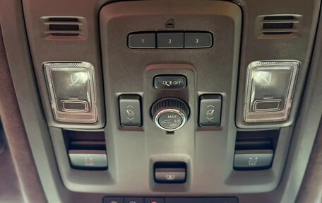 Cadillac Escalade V, 2022 год, 11 000 000 рублей, 19 фотография