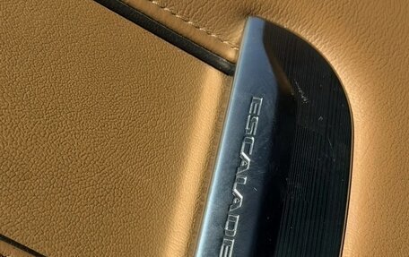 Cadillac Escalade V, 2022 год, 11 000 000 рублей, 20 фотография