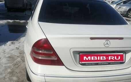 Mercedes-Benz C-Класс, 2003 год, 380 000 рублей, 4 фотография