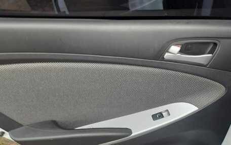 Hyundai Solaris II рестайлинг, 2014 год, 755 000 рублей, 23 фотография