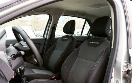 Renault Logan II, 2019 год, 1 099 000 рублей, 14 фотография