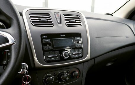 Renault Logan II, 2019 год, 1 099 000 рублей, 10 фотография