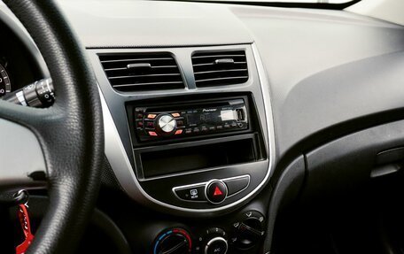 Hyundai Solaris II рестайлинг, 2011 год, 745 000 рублей, 11 фотография