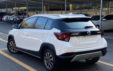 Toyota Yaris, 2022 год, 1 150 000 рублей, 2 фотография