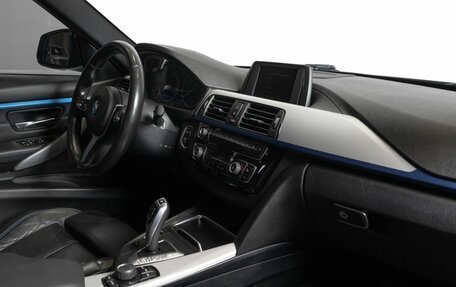 BMW 3 серия, 2018 год, 2 808 000 рублей, 7 фотография