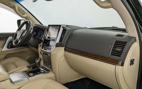 Toyota Land Cruiser 200, 2015 год, 5 730 250 рублей, 11 фотография