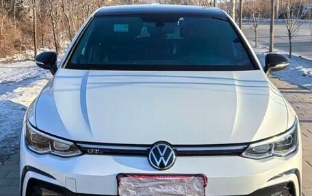 Volkswagen Golf VIII, 2022 год, 2 000 000 рублей, 2 фотография