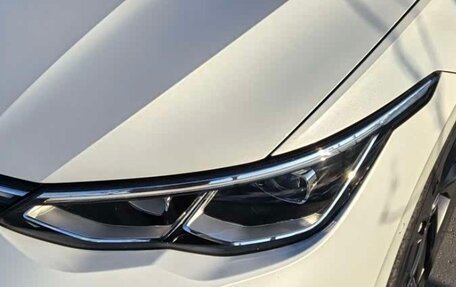 Volkswagen Golf VIII, 2022 год, 2 000 000 рублей, 4 фотография