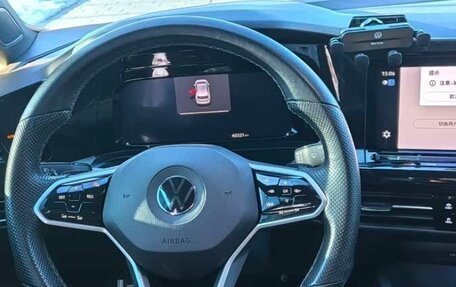 Volkswagen Golf VIII, 2022 год, 2 000 000 рублей, 13 фотография