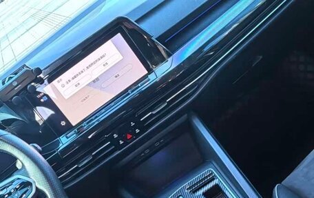 Volkswagen Golf VIII, 2022 год, 2 000 000 рублей, 14 фотография