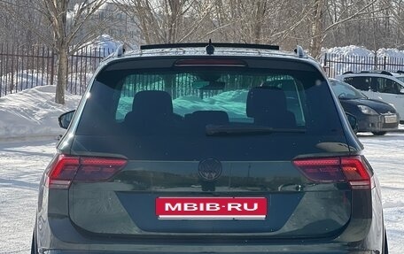 Volkswagen Tiguan II, 2018 год, 3 030 000 рублей, 6 фотография