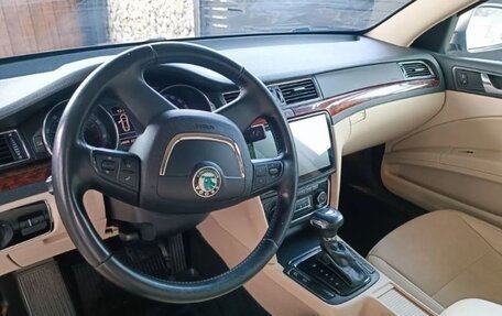 Skoda Superb III рестайлинг, 2012 год, 1 100 000 рублей, 13 фотография