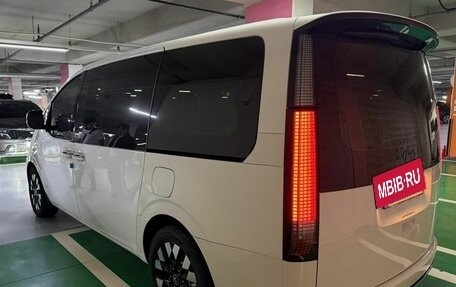 Hyundai Staria, 2025 год, 8 990 000 рублей, 4 фотография