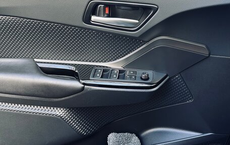 Toyota C-HR I рестайлинг, 2019 год, 2 200 000 рублей, 15 фотография