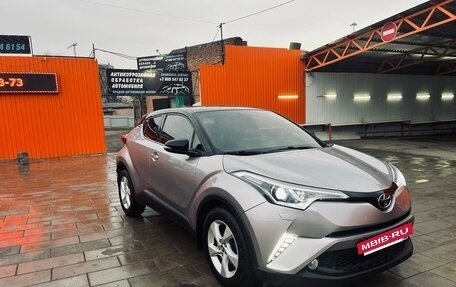 Toyota C-HR I рестайлинг, 2019 год, 2 200 000 рублей, 7 фотография