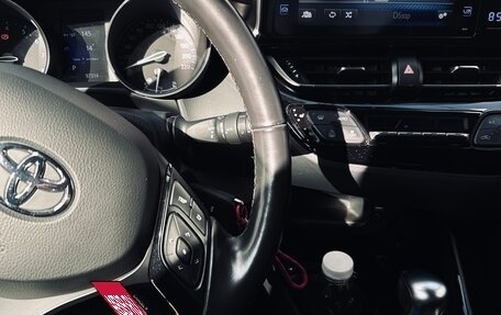 Toyota C-HR I рестайлинг, 2019 год, 2 200 000 рублей, 13 фотография