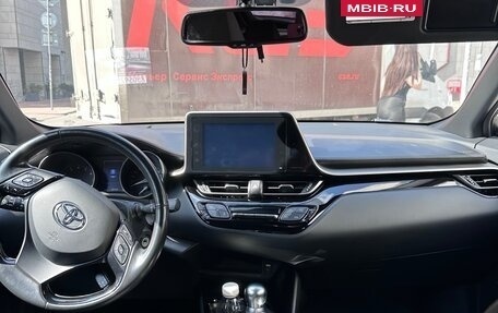 Toyota C-HR I рестайлинг, 2019 год, 2 200 000 рублей, 3 фотография