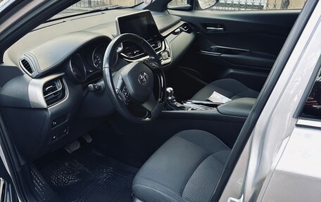 Toyota C-HR I рестайлинг, 2019 год, 2 200 000 рублей, 17 фотография