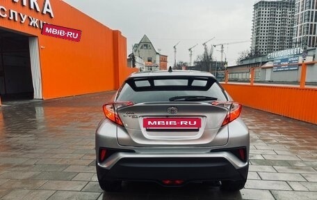 Toyota C-HR I рестайлинг, 2019 год, 2 200 000 рублей, 8 фотография