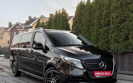 Mercedes-Benz V-Класс, 2024 год, 9 950 000 рублей, 4 фотография