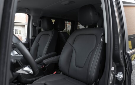 Mercedes-Benz V-Класс, 2024 год, 9 950 000 рублей, 21 фотография