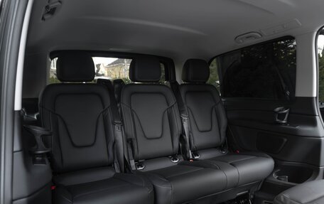 Mercedes-Benz V-Класс, 2024 год, 9 950 000 рублей, 28 фотография