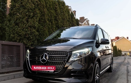 Mercedes-Benz V-Класс, 2024 год, 9 950 000 рублей, 34 фотография