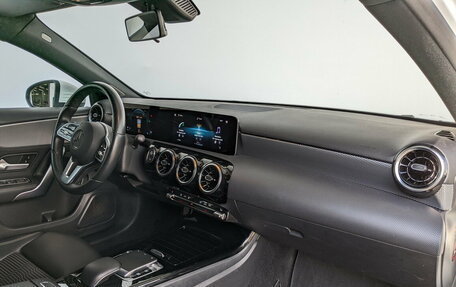 Mercedes-Benz A-Класс, 2020 год, 2 850 000 рублей, 2 фотография