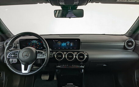 Mercedes-Benz A-Класс, 2020 год, 2 850 000 рублей, 10 фотография