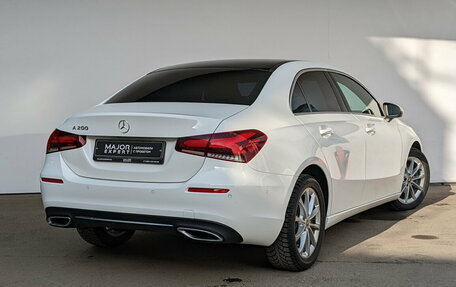 Mercedes-Benz A-Класс, 2020 год, 2 850 000 рублей, 3 фотография