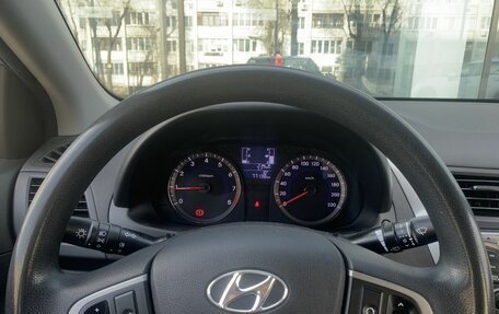 Hyundai Solaris II рестайлинг, 2016 год, 1 250 000 рублей, 14 фотография