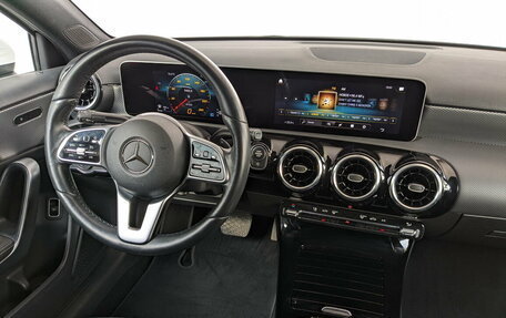 Mercedes-Benz A-Класс, 2020 год, 2 850 000 рублей, 11 фотография