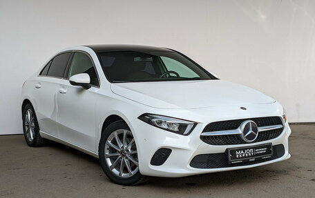 Mercedes-Benz A-Класс, 2020 год, 2 850 000 рублей, 25 фотография