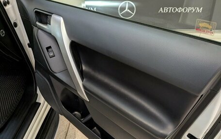 Toyota Land Cruiser Prado 150 рестайлинг 2, 2020 год, 6 350 000 рублей, 13 фотография